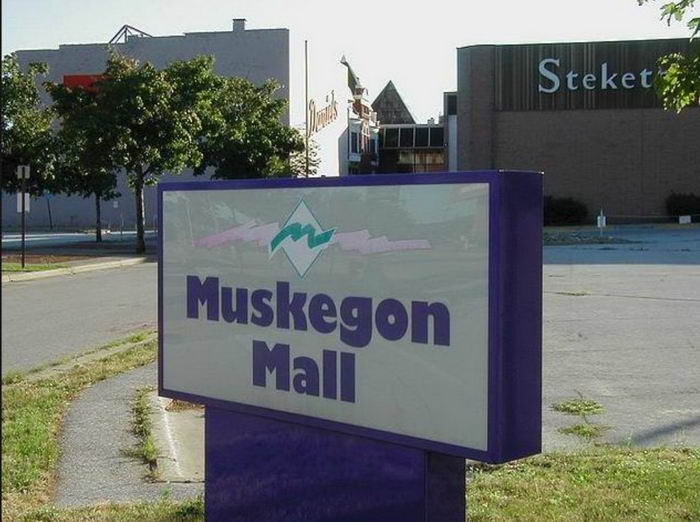 Muskegon Mall - Old Photos From Facebook Page On Mall (newer photo)